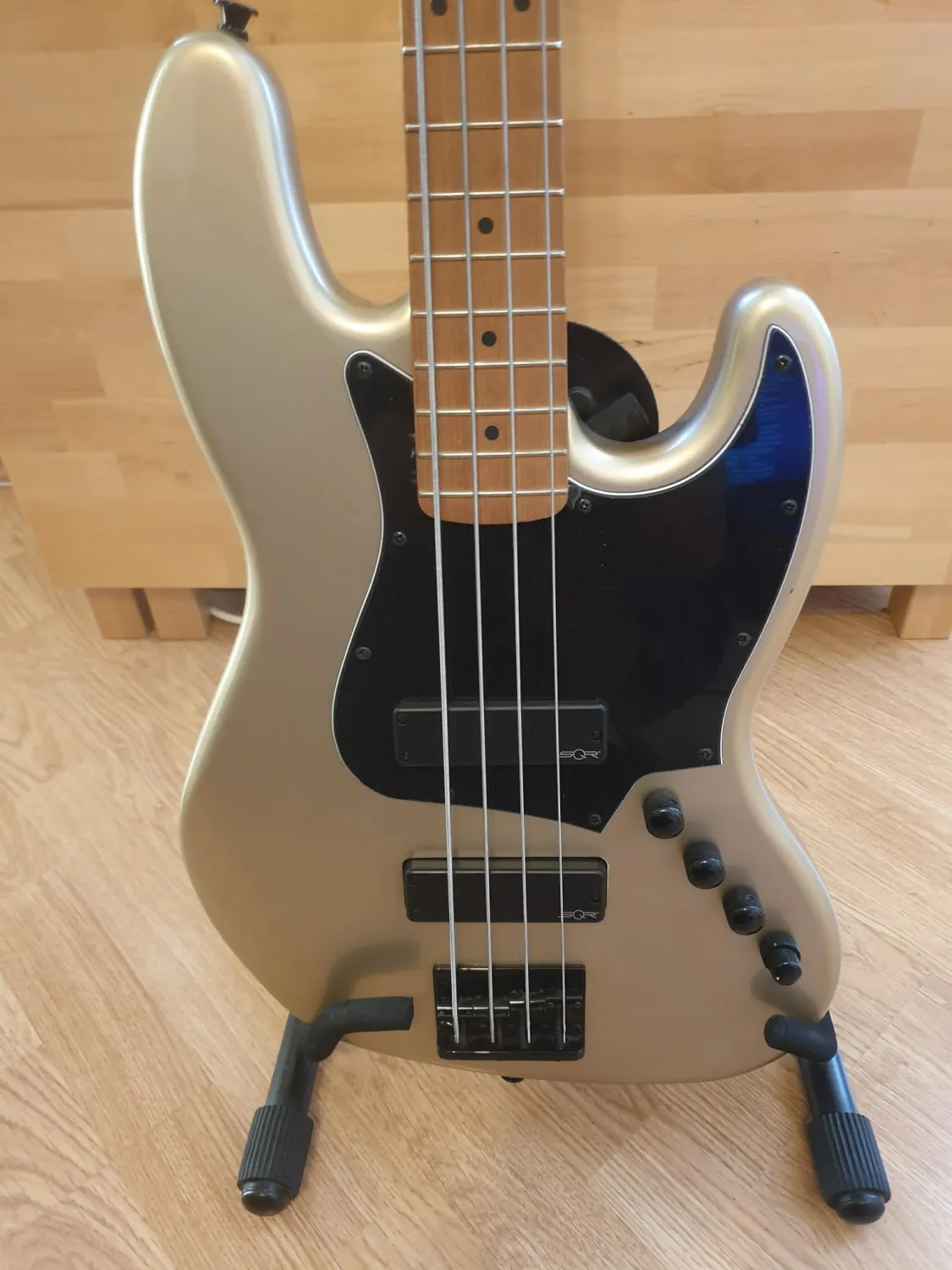 Squier Contemporary Active Jazz Bass HH RMN Shoreline Gol Bajo eléctrico