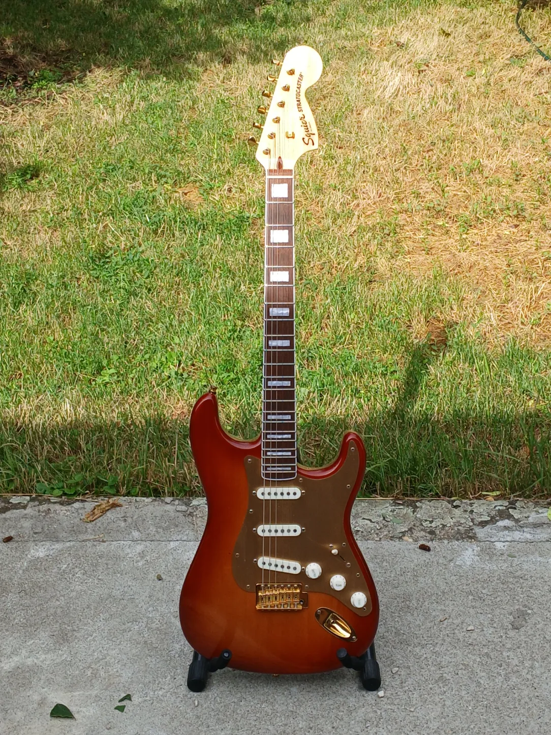Squier Stratocaster 40th siennasunburst Electric guitar