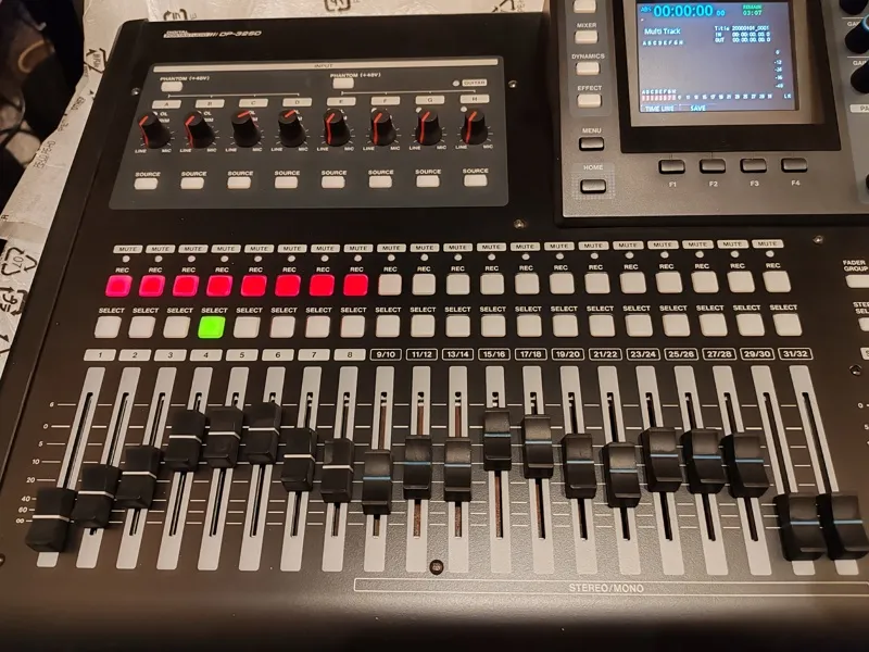 Tascam DP-32SD Digitalmischpult
