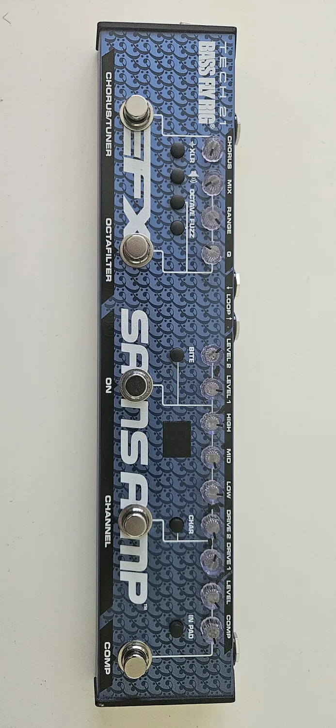 Tech21 Bass Fly Rig2 bass preamp, multi Effect pedal