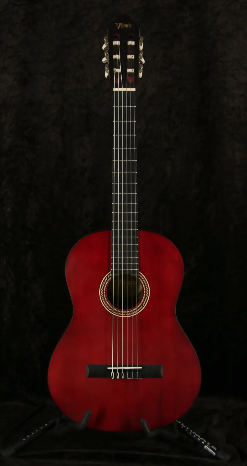 Valencia VC204twr 44 Classic guitar