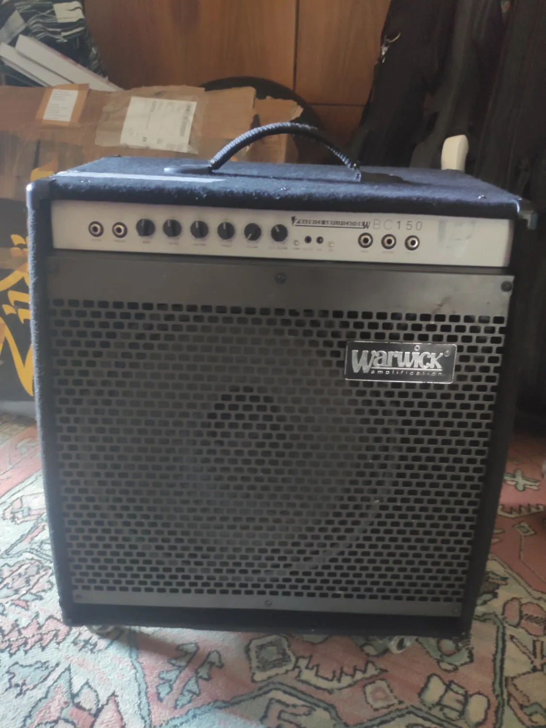 Warwick BC 150 Basgitarové kombinované zosilňovače
