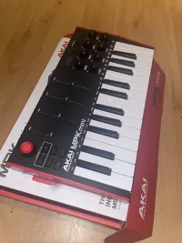 Akai MPK Mini 3 MIDI kontroller - Tóth Benedek [Ma, 15:19]