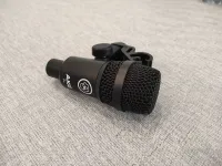 AKG P4 pár