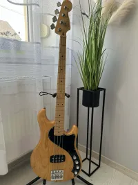 Fender DELUXE DIMENSION BASS IV