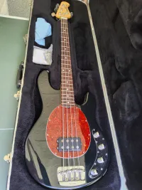 Music Man StingRay Basszusgitár
