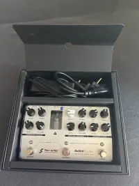 Two Notes Revolt Amp Sim Preamp pedal - HorvathPeter101 [Today, 5:37 pm]