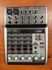 Behringer Xenyx Q802USB
