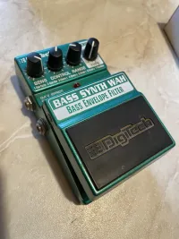 Digitech Bass synth wah