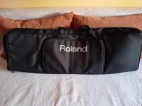Roland 61 billentyűs