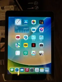 Apple IPad 6th gen 32gb