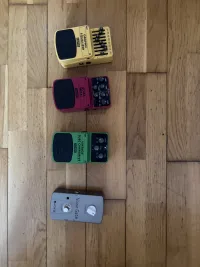 Sziasztok!Eladóvá vált a gitár pedálszettem amit egy line6 Spider 3 15w erősítővel használtam kb egy évig.Nagyon jól feldobja a gitár hangzását és nagyon sok fajta hangzást tudok lehasonlítani szinte bármilyen [...]