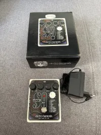 EHX String 9 Effekt pedál