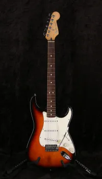 Fender Stratocaster Standard MIM 1996 Guitarra eléctrica - Vintage52 Hangszerbolt és szerviz [Today, 8:47 am]