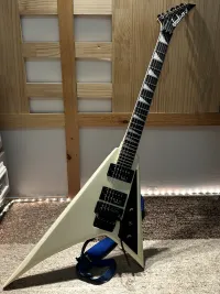 Jackson JS32 Rhoads AH Ivory