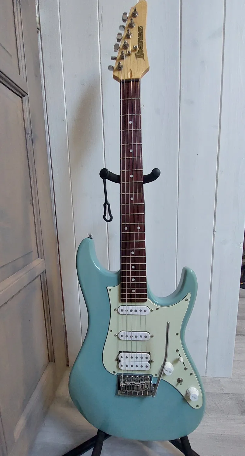 Ibanez AZES40 Elektromos gitár