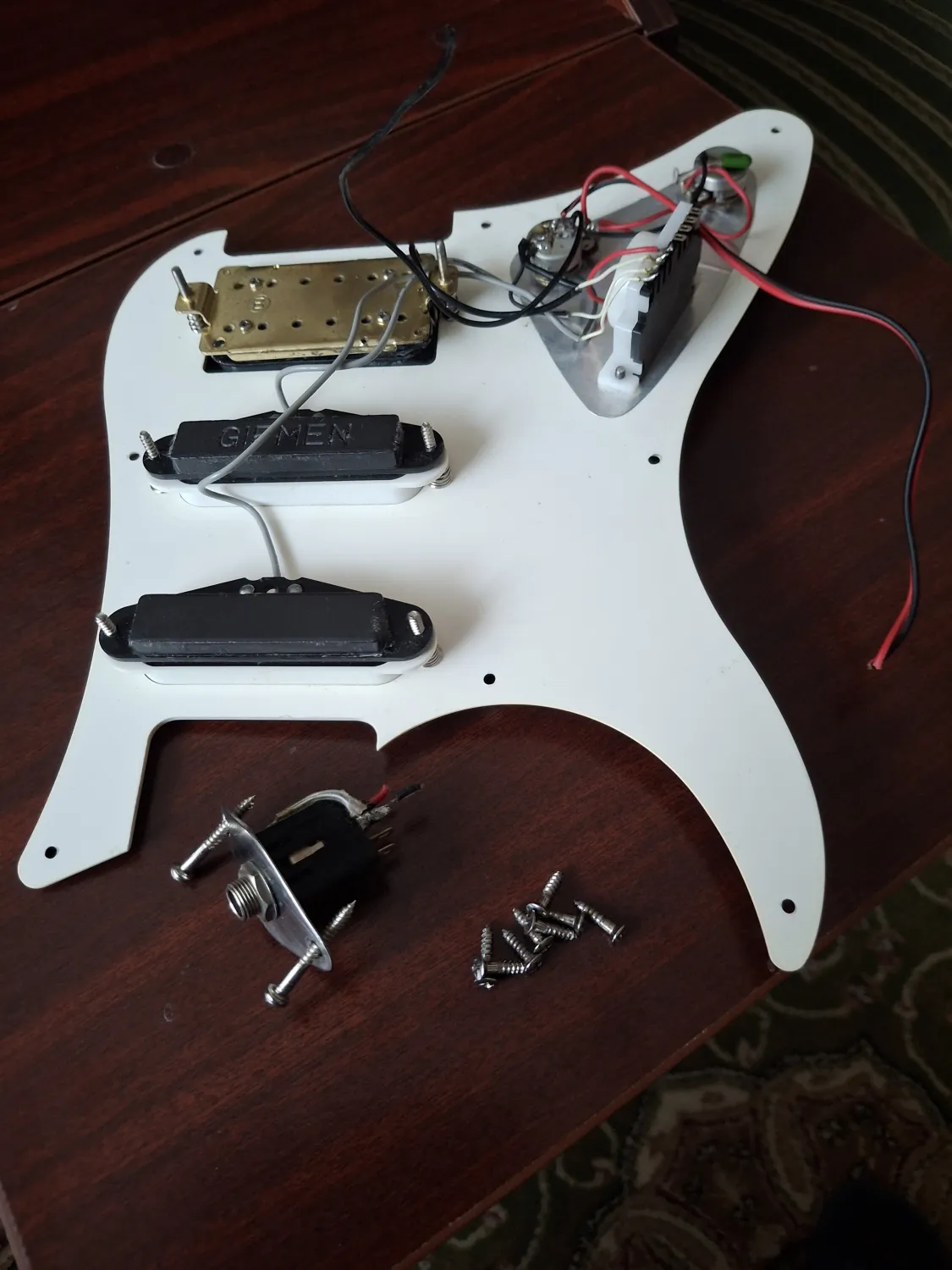 YAMAHA Pacifica 012 Elektronika