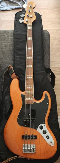 Fender Vintera II 70s Basszusgitár