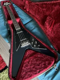 Gibson V Bass