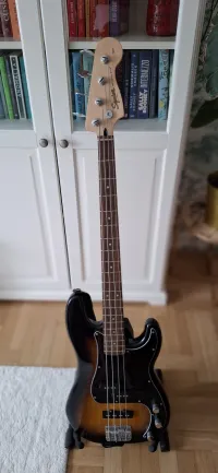 Eladó egy remek állapotú Squier PJ Bass basszusgitár. Jár hozzá egy heveder és tok is. Személyes átvétel Bp. [...]