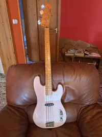 Squier CV PB 51 Bass guitar - sophegyi [Today, 4:13 pm]