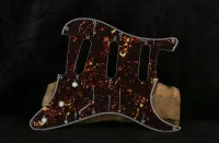 - Custom World Strat SSS  kolbász 2. Koptató - Vintage52 Hangszerbolt és szerviz [Ma, 13:34]