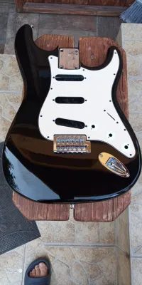 - Stratocaster Body - Aramiszoli [Today, 11:53 am]