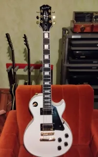 Epiphone Custom Elektrická gitara - Majzik László [Today, 7:48 pm]