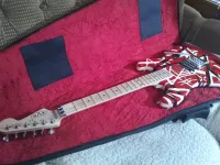 EVH Striped Series Stratocaster Elektromos gitár - ApexGuitar [Ma, 01:22]