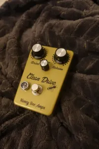 Honey Bee Amps Clean Drive Booster - Dániel Görög [Ma, 10:52]