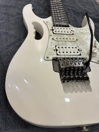 Ibanez Jam 555 WH Steve Vai Signature