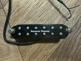 Eladó Seymour Duncan Little 59 nyaki hangszedő / pickup (SL59-1N)Újszerű állapotban.Ez egy single-coil méretű humbucker, amely a Seymour Duncan ˝59˝ modelljén alapul. A klasszikus PAF hangzást kínálja, amely sokoldalúvá teszi. [...]
