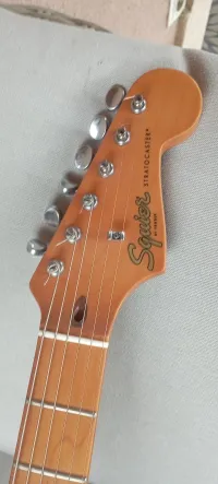 Squier 40 th anniversary Elektromos gitár - Kiss Zé [Ma, 07:59]