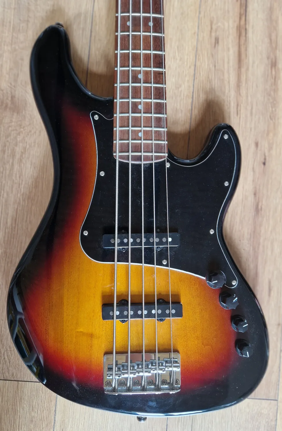 Cort GB35JJ 3TS 5-String  Vintage Sunburst Basszusgitár 5 húros