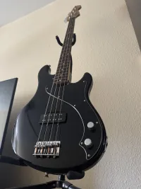 Fender Dimension 4 Bass guitar - Fru [Today, 2:01 pm]