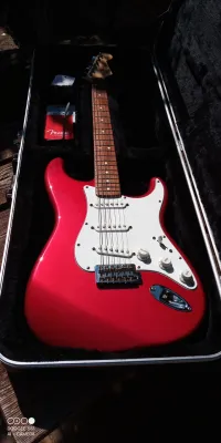 Fender Stratocaster E-Gitarre - Aramiszoli [Today, 12:01 pm]