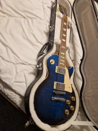 Eladó egy Gibson Les Paul Manhattan Midnight Blue gitár, remek állapotban, eredeti tokkal. [...]