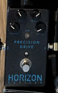 Eladó egy Horizon devices precision drive pedál. Viszonylag ritkán előforduló minőségi cucc, ki tudod vágni a nem kívánatos frekiket, 6előre beállított beállítás plusz zajzár is, djent metalcore lehangolt 7-8húros zenéhez [...]