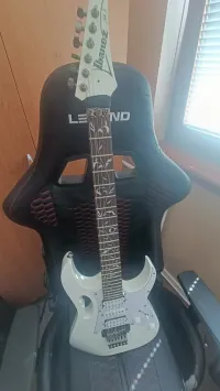 Ibanez Jem jr Electric guitar - eleimater [Today, 12:42 pm]