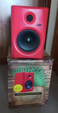 Monkey Banana Gibbon 8 Red studio monitor - daniel [Today, 4:47 pm]