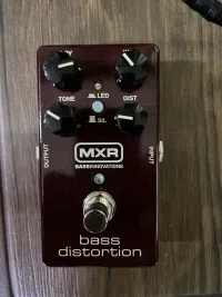 MXR M85 Bass Distortion pedál