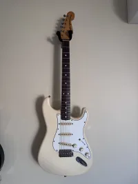 Squier JV Stratocaster Elektromos gitár - Péterfia Dávid [Ma, 16:37]