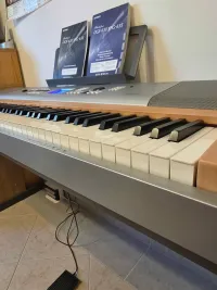 YAMAHA DGX 630