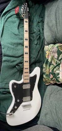 - G4M 638 Baritone Balkezes elektromos gitár