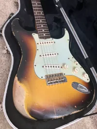 Fender Custom Shop 62 Stratoca Electric guitar