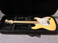 Fender Stratocaster Player Series