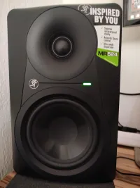 Mackie MR524
