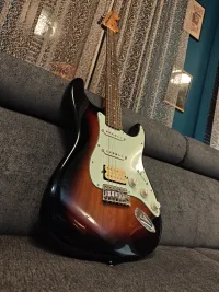 Squier Fender  Classic Vibe 60s Stratocaster LRL 3C