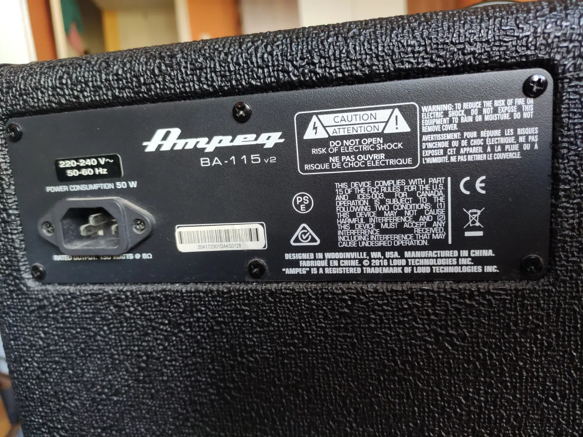 Ampeg BA-115 v2 Bass guitar combo amp