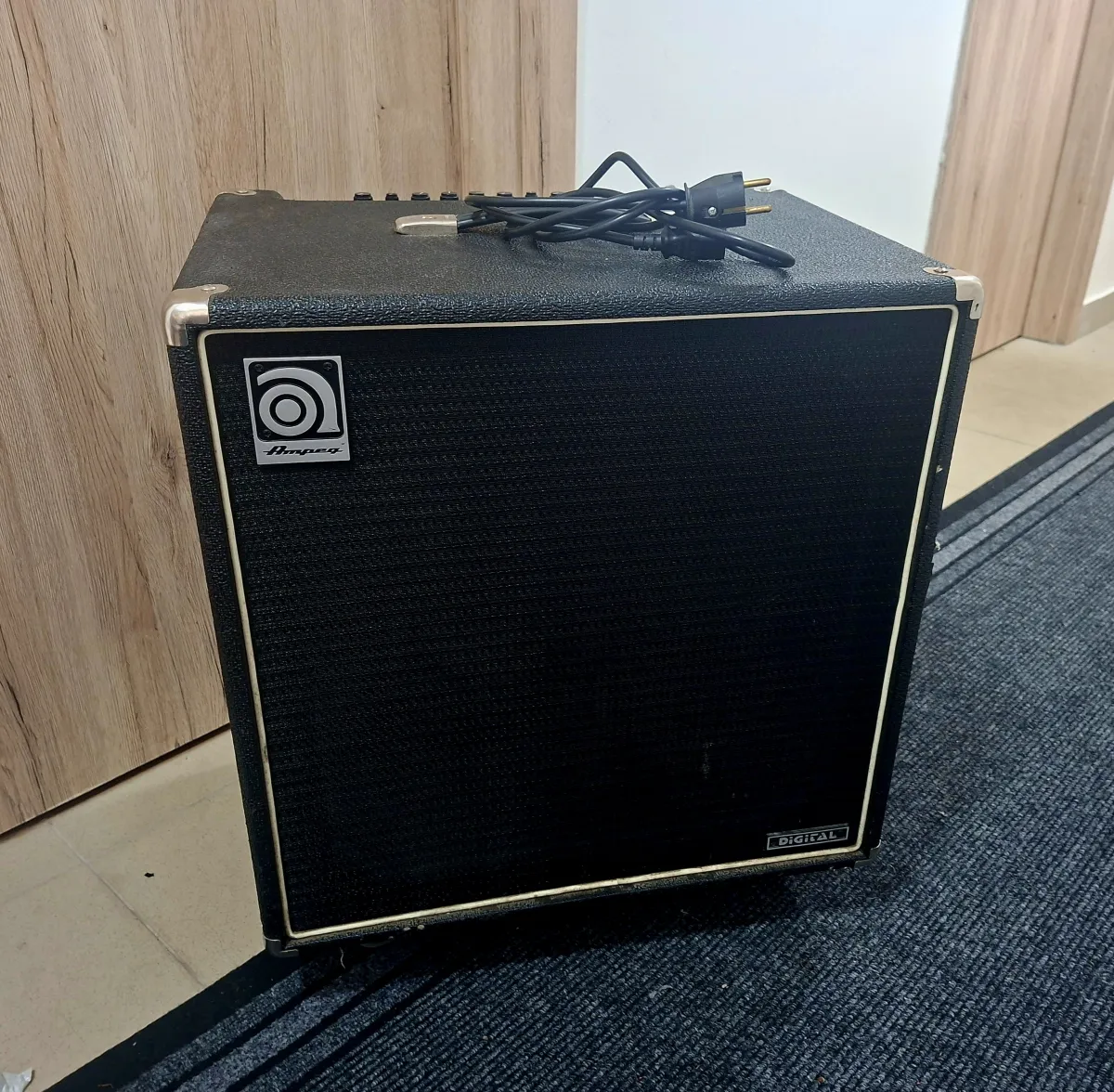 Ampeg BA-210 SP Combo de bajo
